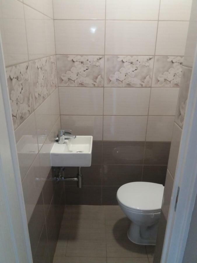 Neptun Apartman Domsod Exteriör bild